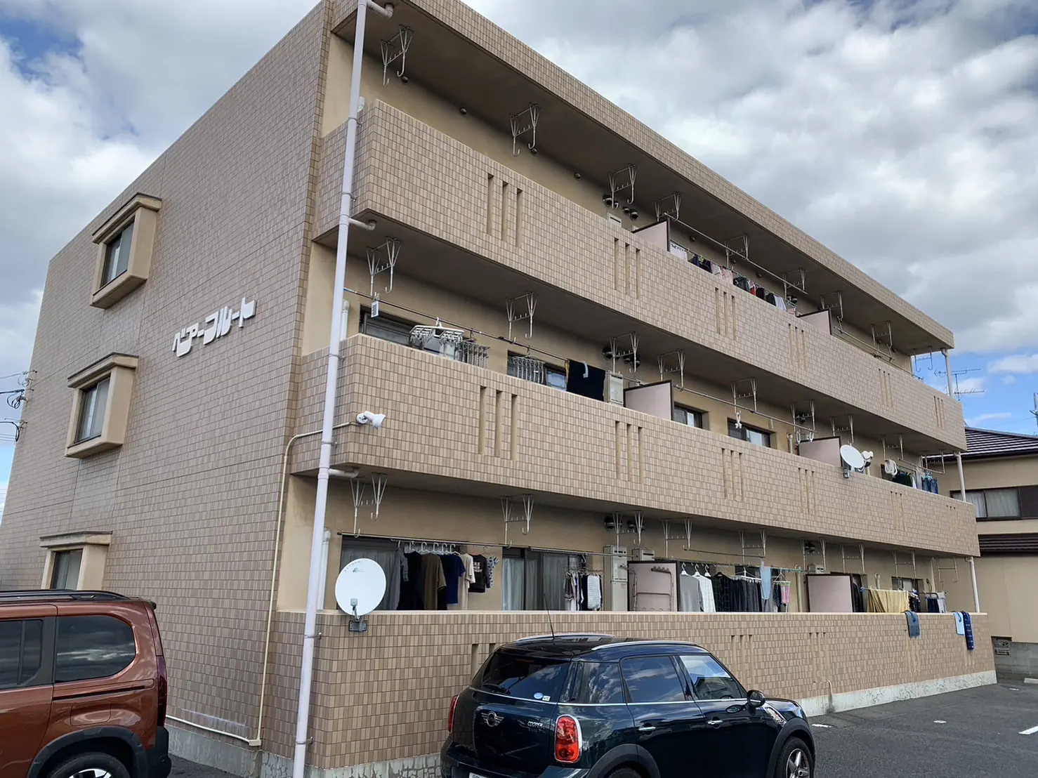 マンションオーナー様 外壁塗装工事・防水改修工事(岡山県岡山市) Before