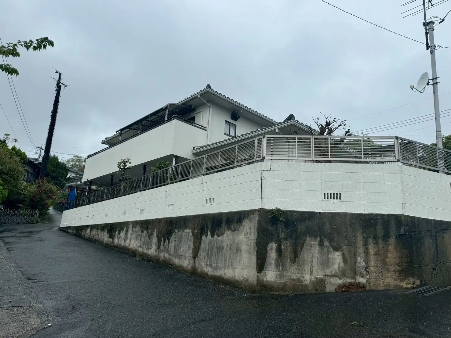 I様邸 外壁塗装・外塀塗装工事(岡山県岡山市) Before