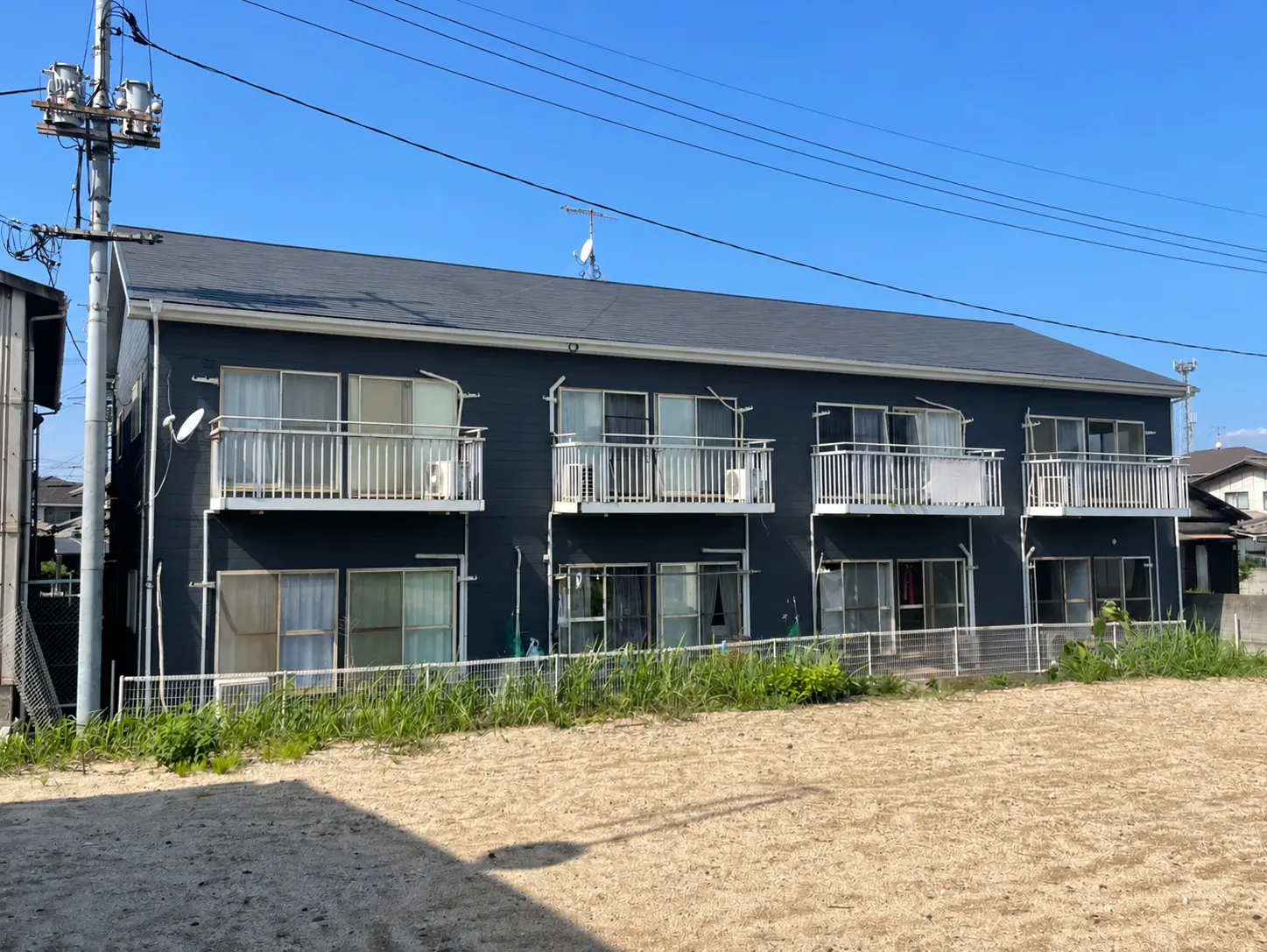 W様アパート 屋根・外壁塗装・シーリング工事(岡山県倉敷市) After 屋根・背面の全景