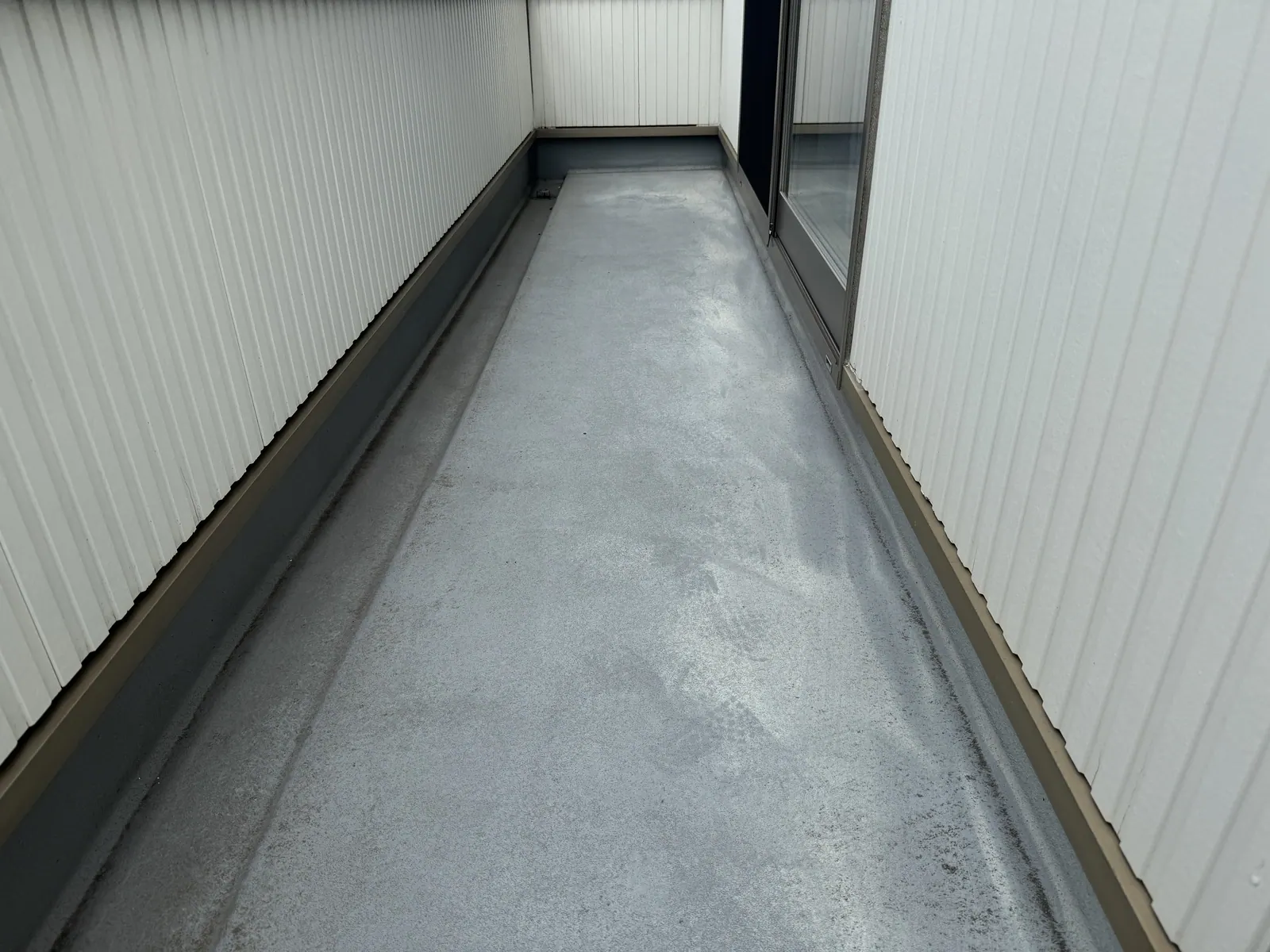 N様邸 外壁塗装・シーリング打ち替え工事(岡山県岡山市南区) Before ベランダの床面